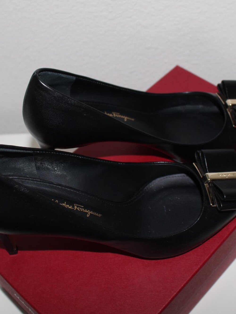 Salvatore Ferragamo  85mm Vara Bow pumps - Picture 13 of 16